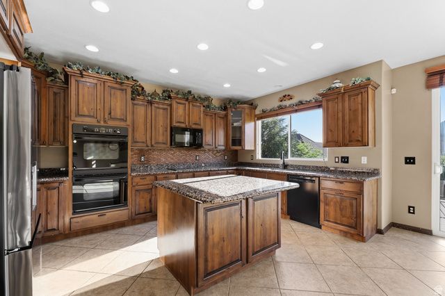 14497 S FOX CREEK DR, Herriman, UT 84096