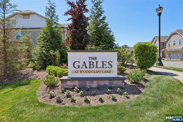 10 Winfield Drive 602, Woodcliff Lake, NJ 07677
