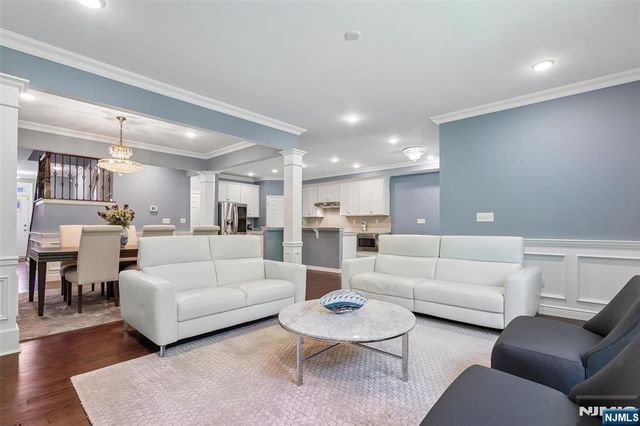 10 Winfield Drive 602, Woodcliff Lake, NJ 07677