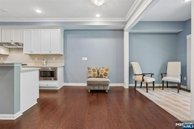 10 Winfield Drive 602, Woodcliff Lake, NJ 07677