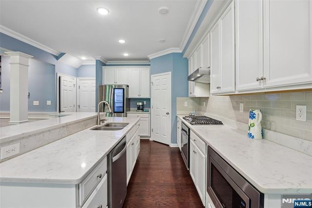 10 Winfield Drive 602, Woodcliff Lake, NJ 07677