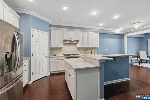 10 Winfield Drive 602, Woodcliff Lake, NJ 07677