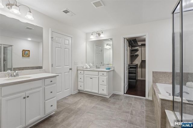 10 Winfield Drive 602, Woodcliff Lake, NJ 07677