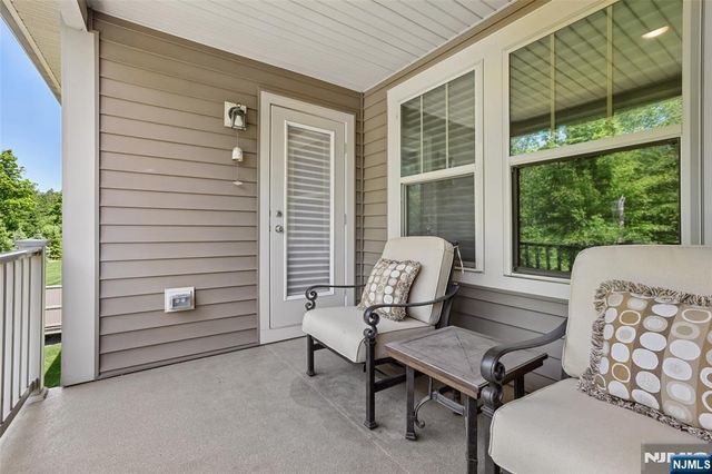 10 Winfield Drive 602, Woodcliff Lake, NJ 07677