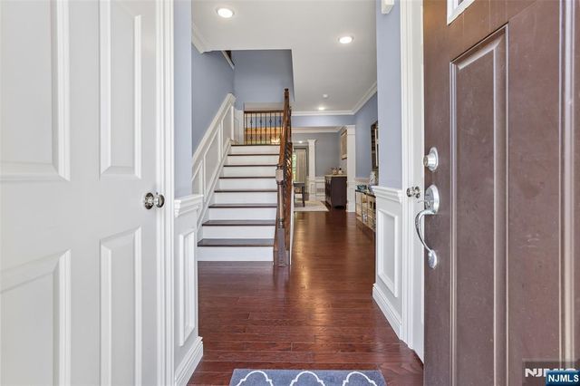 10 Winfield Drive 602, Woodcliff Lake, NJ 07677