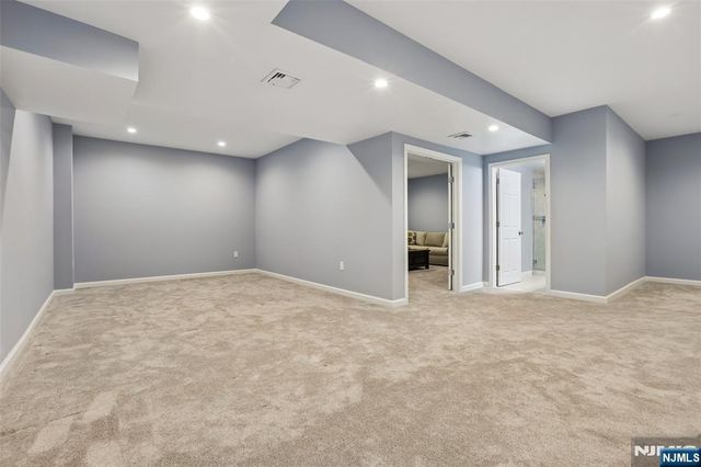 10 Winfield Drive 602, Woodcliff Lake, NJ 07677