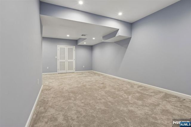 10 Winfield Drive 602, Woodcliff Lake, NJ 07677