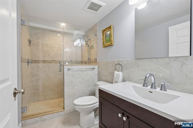 10 Winfield Drive 602, Woodcliff Lake, NJ 07677