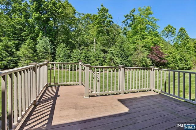 10 Winfield Drive 602, Woodcliff Lake, NJ 07677