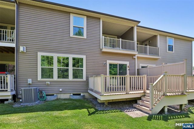 10 Winfield Drive 602, Woodcliff Lake, NJ 07677
