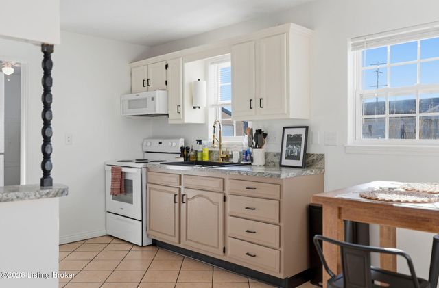 735 Beech Grove Rd, Shepherdsville, KY 40165