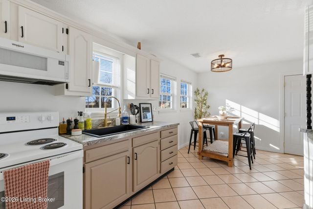 735 Beech Grove Rd, Shepherdsville, KY 40165