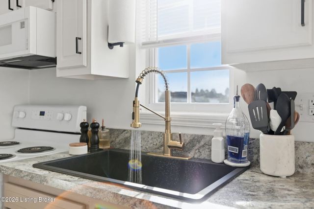 735 Beech Grove Rd, Shepherdsville, KY 40165