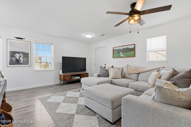 735 Beech Grove Rd, Shepherdsville, KY 40165