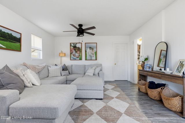 735 Beech Grove Rd, Shepherdsville, KY 40165