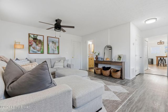 735 Beech Grove Rd, Shepherdsville, KY 40165