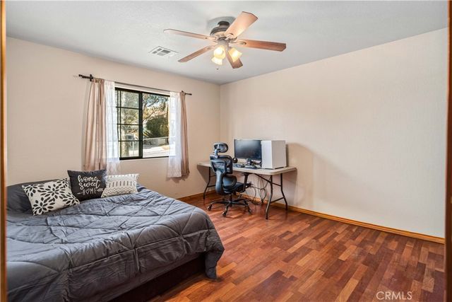 43230 Lookabout Rd, Lake Hughes, CA 93532