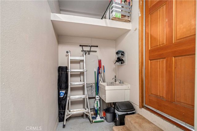 43230 Lookabout Rd, Lake Hughes, CA 93532