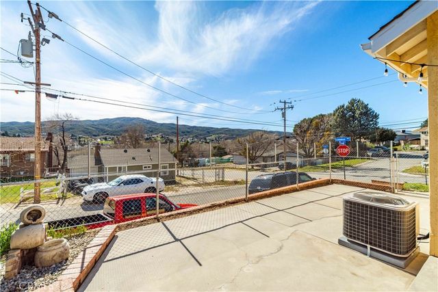 43230 Lookabout Rd, Lake Hughes, CA 93532