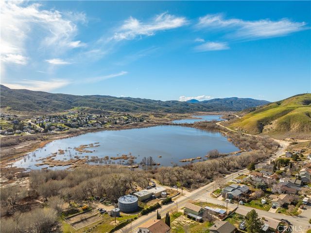 43230 Lookabout Rd, Lake Hughes, CA 93532