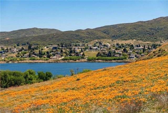 43230 Lookabout Rd, Lake Hughes, CA 93532