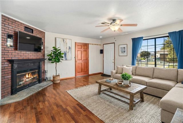 43230 Lookabout Rd, Lake Hughes, CA 93532