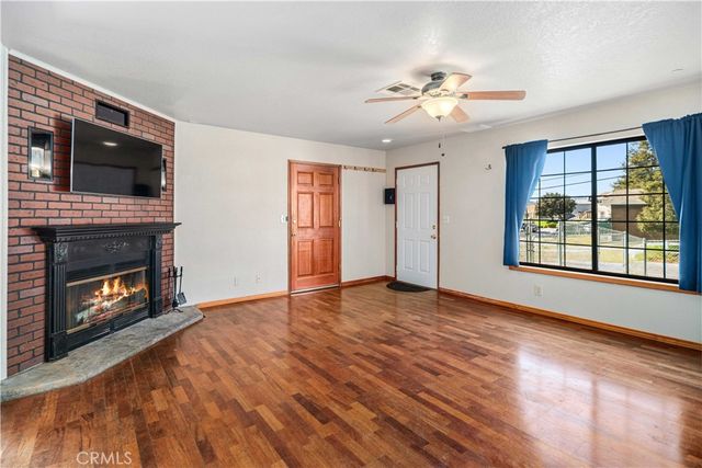 43230 Lookabout Rd, Lake Hughes, CA 93532