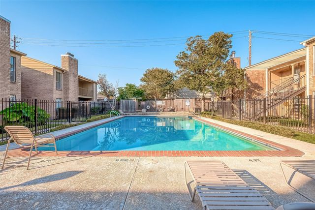 700 Thicket Lane 703, Houston, TX 77079