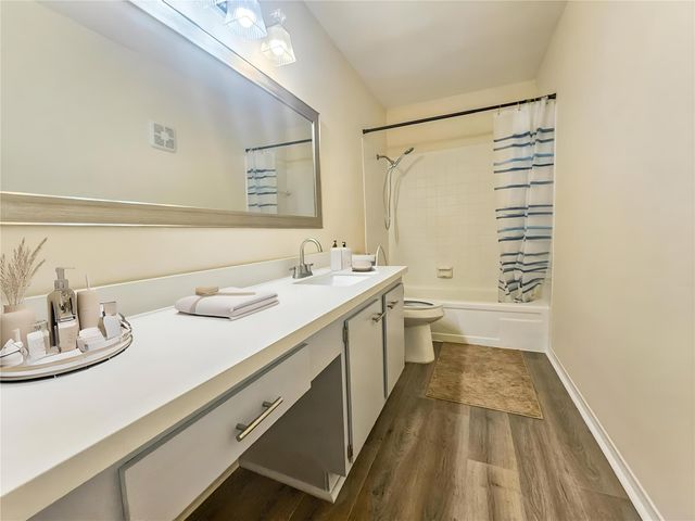 700 Thicket Lane 703, Houston, TX 77079