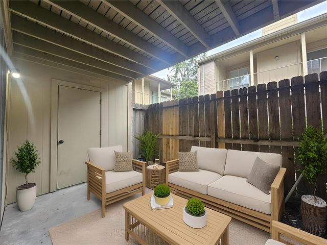 700 Thicket Lane 703, Houston, TX 77079