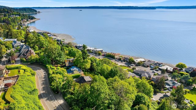 5211 SW Jacobsen Road, Seattle, WA 98136