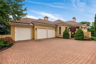 3411 W 138th Street, Leawood, KS 66224