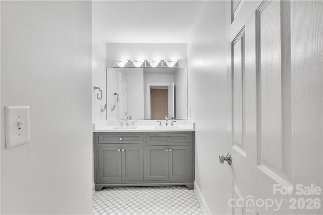3514 Mckee Road, Charlotte, NC 28270