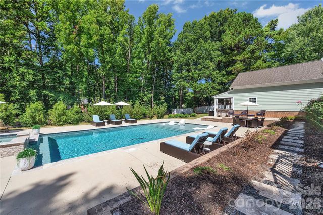 3514 Mckee Road, Charlotte, NC 28270