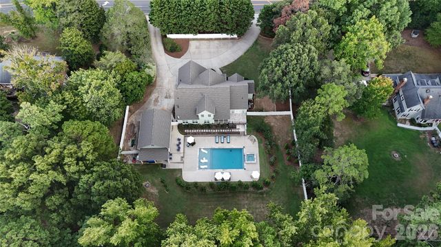 3514 Mckee Road, Charlotte, NC 28270