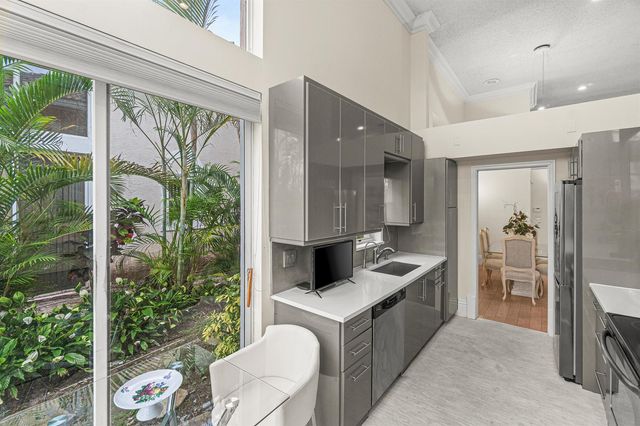 5246 Windsor Parke Drive, Boca Raton, FL 33496