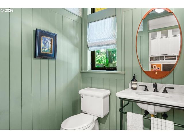 4105 UPPER Dr, Lake Oswego, OR 97035