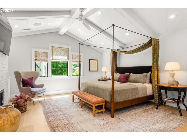 4105 UPPER Dr, Lake Oswego, OR 97035