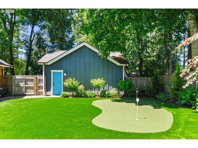 4105 UPPER Dr, Lake Oswego, OR 97035