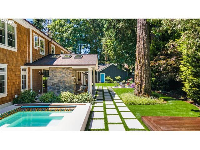 4105 UPPER Dr, Lake Oswego, OR 97035