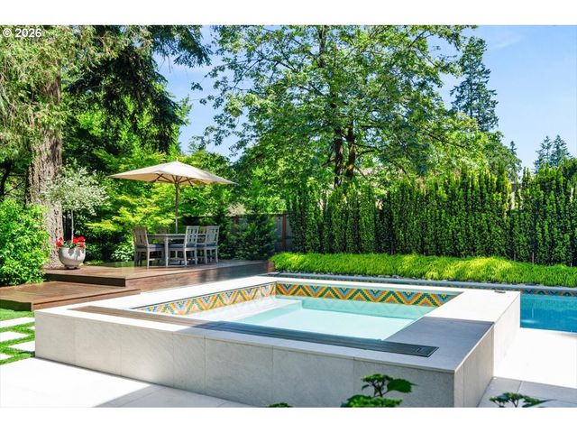 4105 UPPER Dr, Lake Oswego, OR 97035