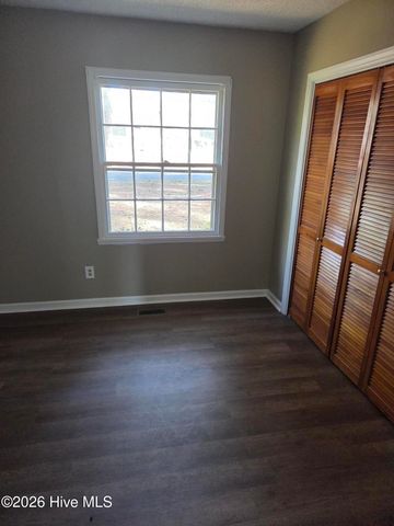 802 Eagle Road, Kinston, NC 28501