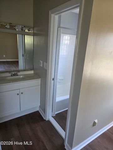 802 Eagle Road, Kinston, NC 28501