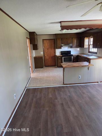 802 Eagle Road, Kinston, NC 28501