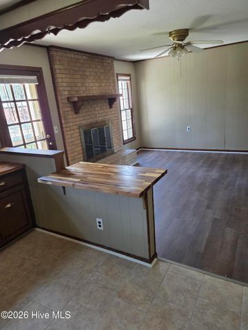 802 Eagle Road, Kinston, NC 28501