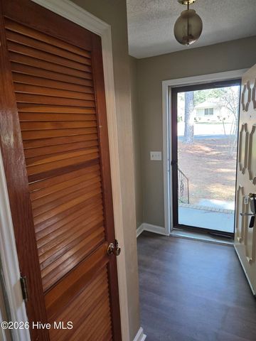 802 Eagle Road, Kinston, NC 28501