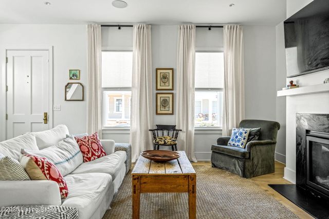 6115 Passionflower Dr, Prospect, KY 40059