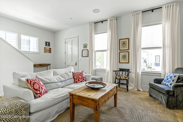 6115 Passionflower Dr, Prospect, KY 40059