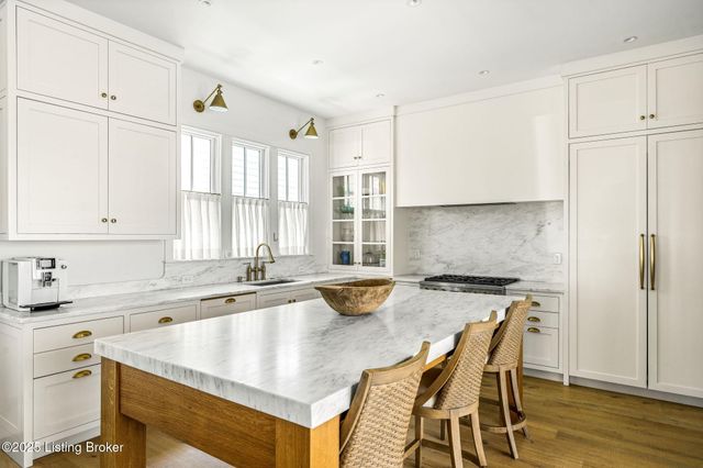 6115 Passionflower Dr, Prospect, KY 40059