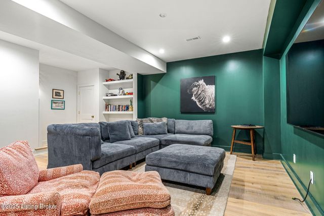 6115 Passionflower Dr, Prospect, KY 40059